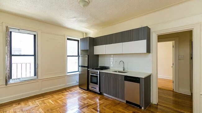 Building Photo - 1539 Park Pl