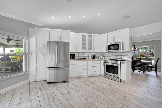 Foto del edificio - 9841 SW 1st St