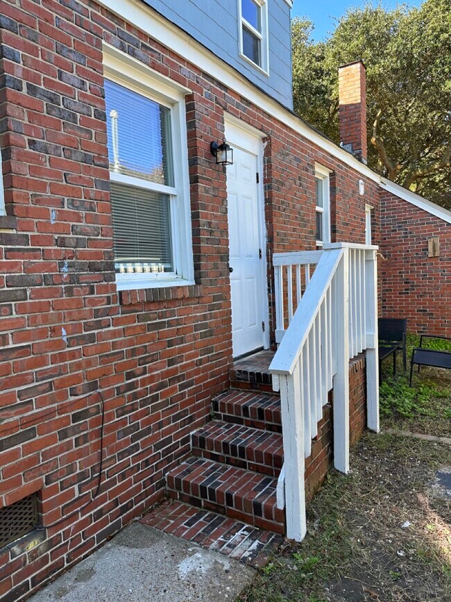 9619 10th Bay St, Norfolk, VA 23518 Townhome Rentals in Norfolk VA