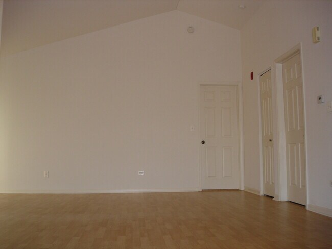 Foto del edificio - 2611 Cedar Glade Dr