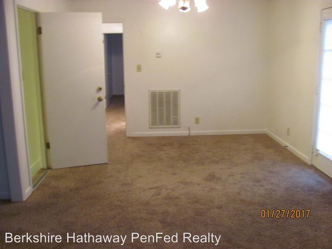 Foto del edificio - 333 Cunningham Ln