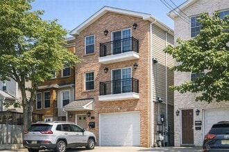 Building Photo - 302 Terrace Ave