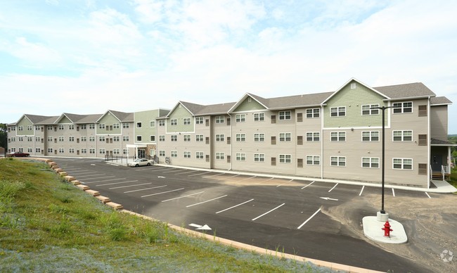 Main - 104 W Sunnyside