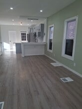 Building Photo - 400 Orange St