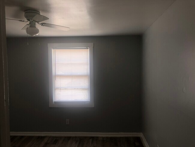 Dormitorio - 800 Shelby Ave