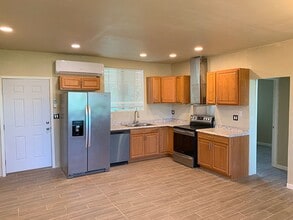 Building Photo - 3917 Maunaloa Ave