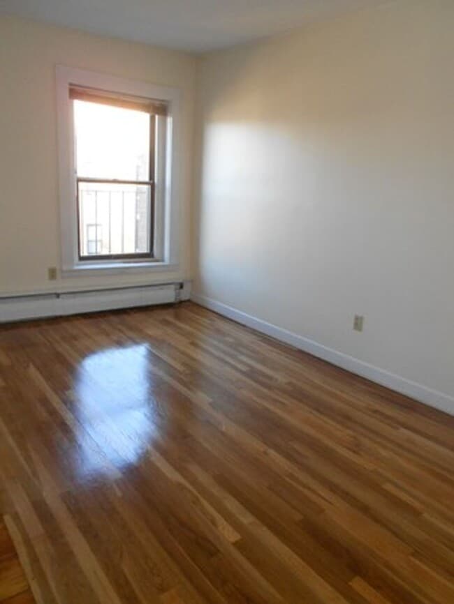Building Photo - Brookline / Fenway 1-bed NOW