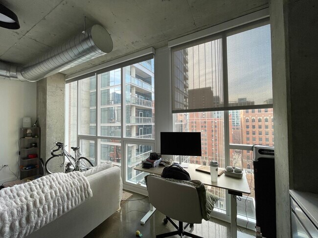 Foto del edificio - 810 N Clark St