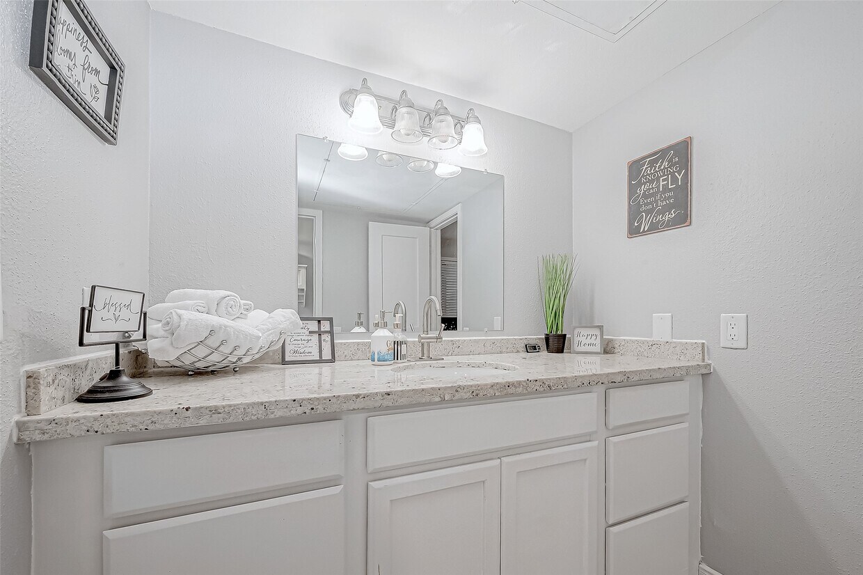 Foto del edificio - 1860 White Oak Dr