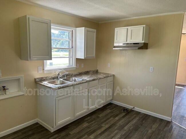 Foto del edificio - 3126 US-221