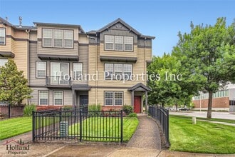 Building Photo - 3594 SE Ironwood Ave