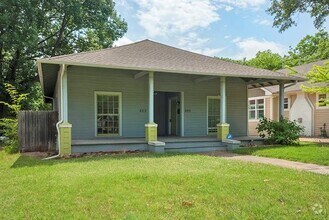 Building Photo - 822 Haines Ave