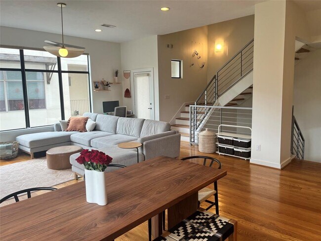 Foto del edificio - 5313 Lillian St