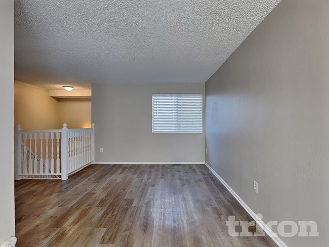 Foto del edificio - 9181 Newton St