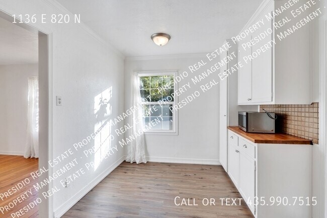 Building Photo - 1136 E 820 N