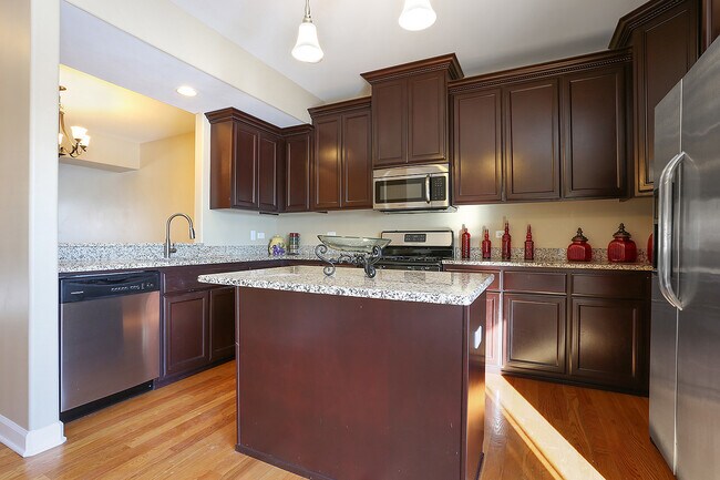 Building Photo - 7216 W 83rd St