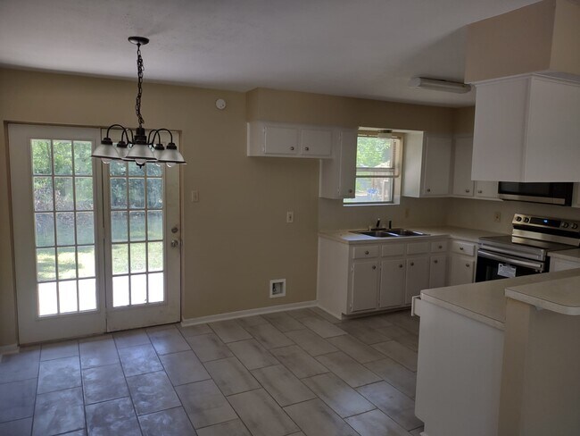 Foto del edificio - 102 Libby Cir
