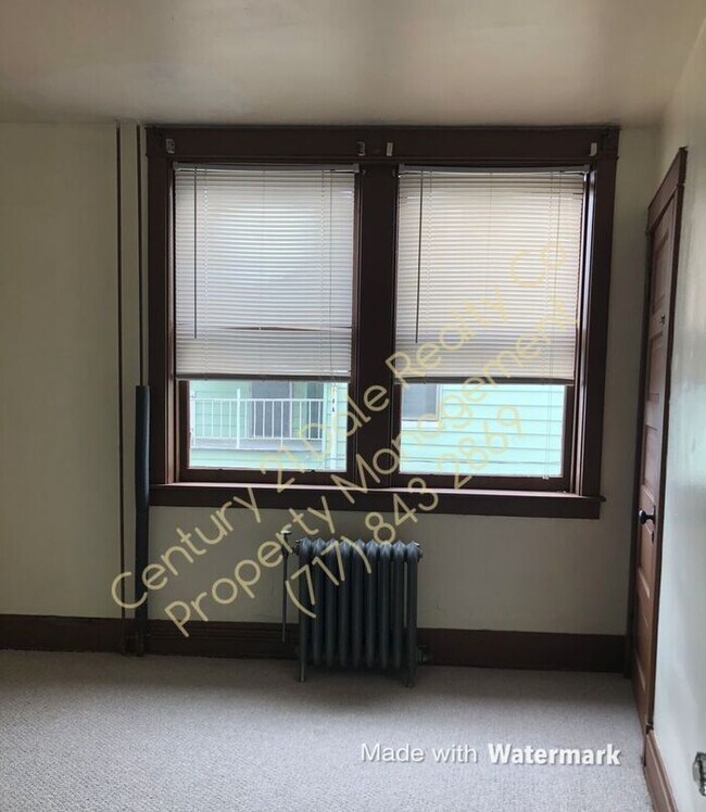 Building Photo - 2 BR Apartment in Red Lion PA