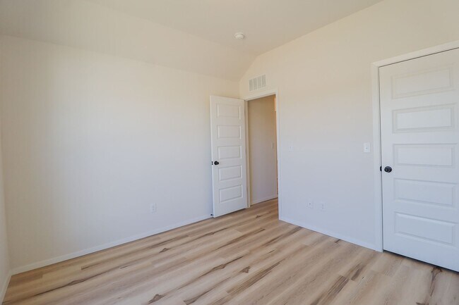 Building Photo - 4 Bed 3 Bath New Construction Simmons Home at Pine Valley Ranch - All Appliances Included!