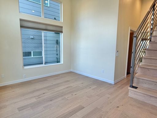 Building Photo - Luxury Sunset Hill Townhome w/ Water View! Available Now!