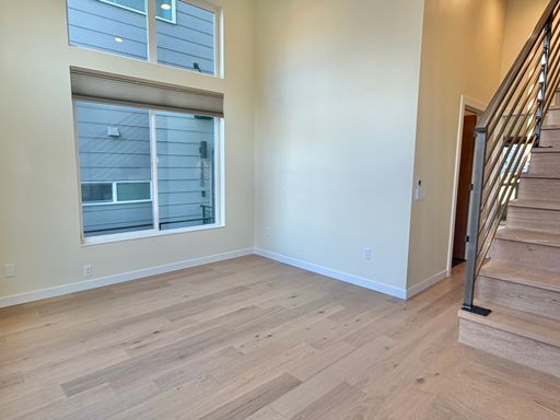 Foto del edificio - Luxury Sunset Hill Townhome w/ Water View! Available Now!