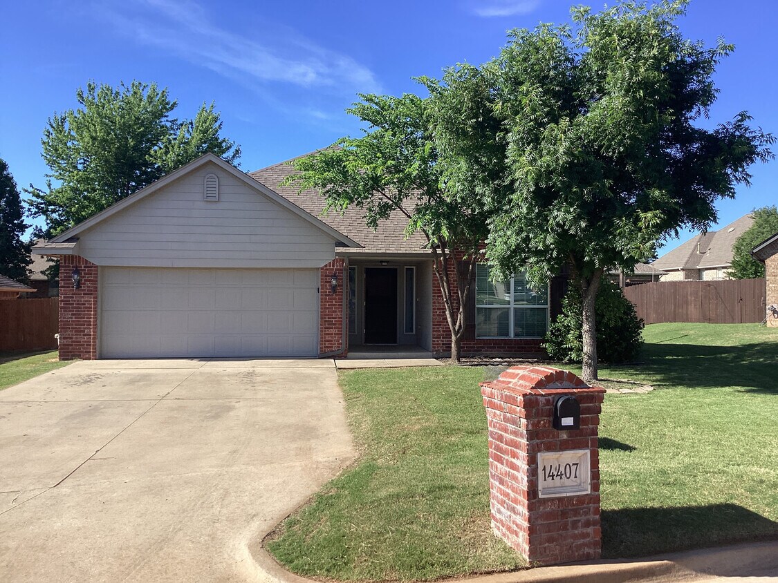 Foto principal - 14407 Ramblewood Terrace