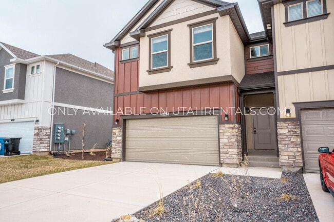 Building Photo - 648 N Old Fort Dr