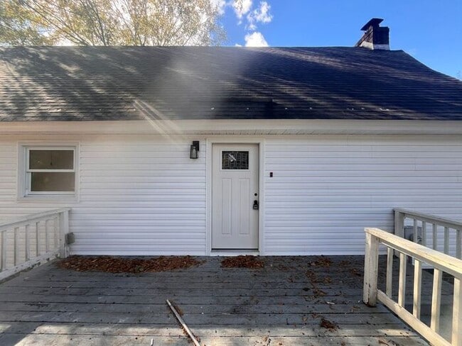 Building Photo - 2135 Turnpike Rd