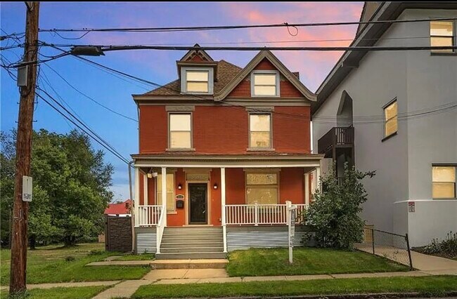 Photo - 310 N Linden Ave House