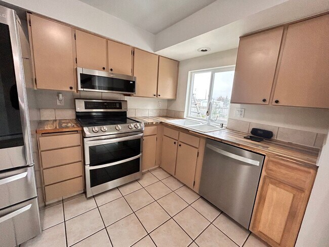 Building Photo - Charming 4 Bed, 2 Bath Home in Spokane Valley!