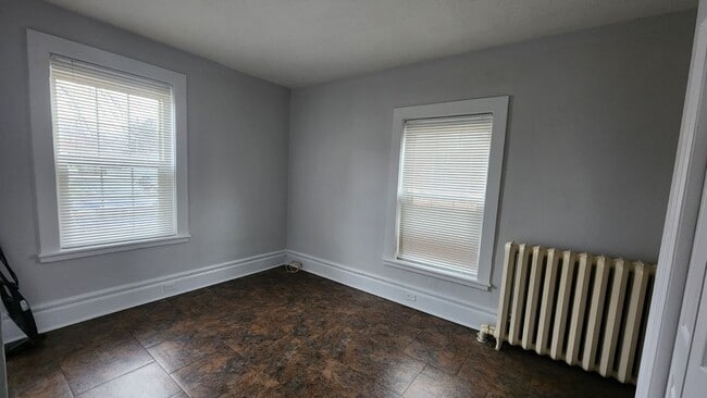 Bedroom - 270 Carlton St