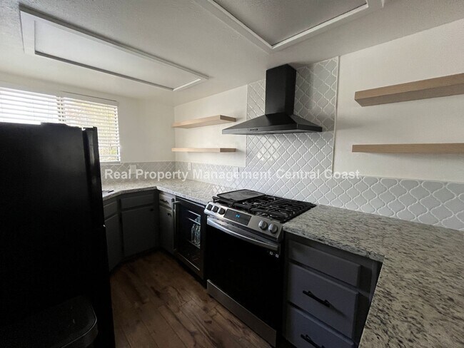 Building Photo - AVAILABLE NOW - 2 Bed / 1.5 Bath Atascader...
