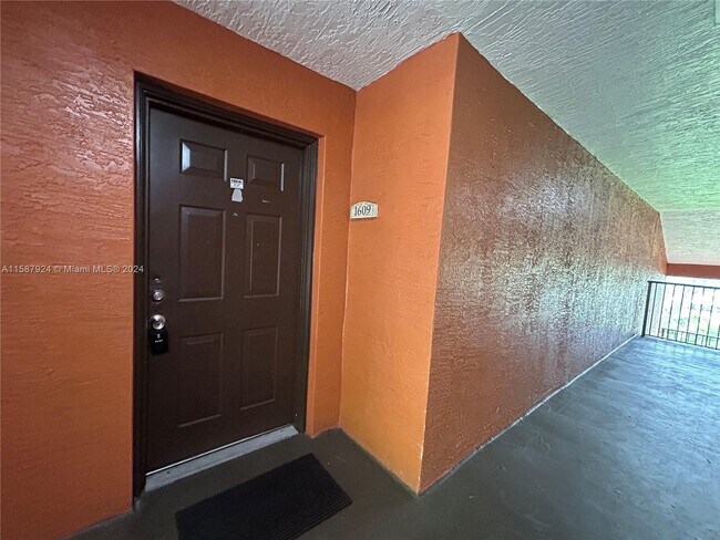 Foto del edificio - 4149 N Haverhill Rd