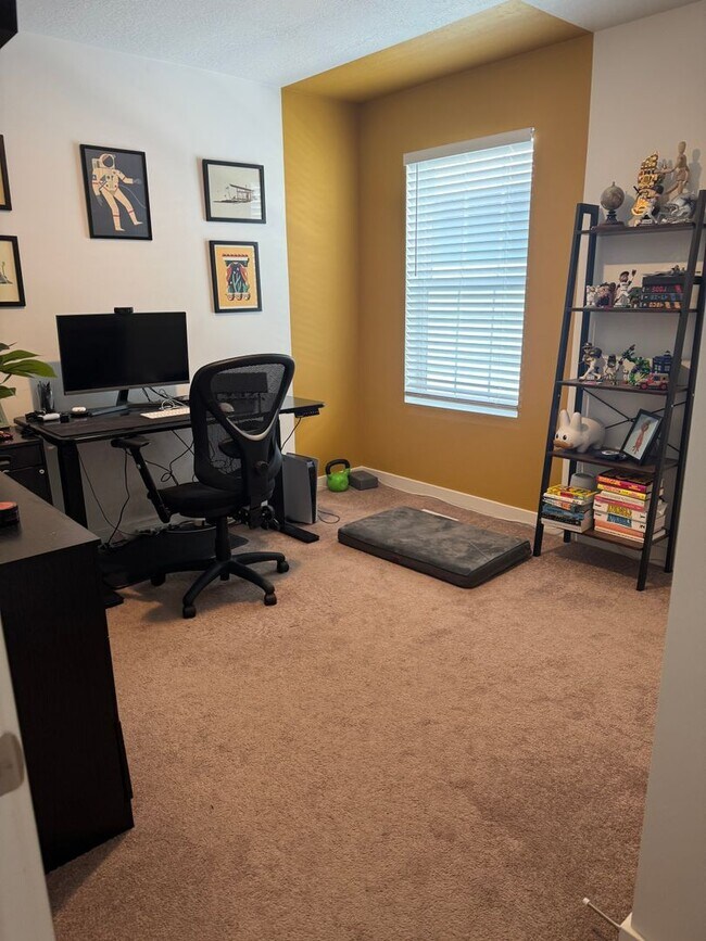 Foto del edificio - 3 bedroom, 2 bathroom South Jordan Home