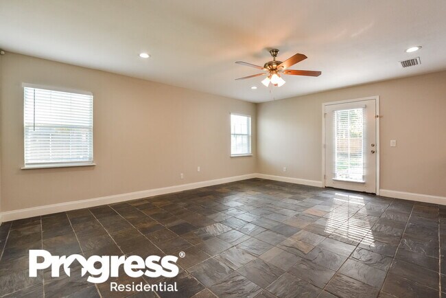 Foto del edificio - 9744 Heatherwood Ct