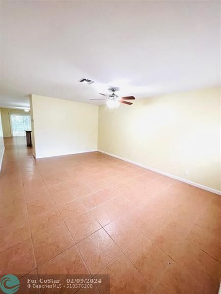 Foto del edificio - 10600 NW 37th St