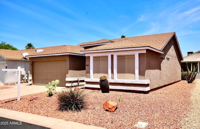 Building Photo - 1702 E Palm Beach Dr