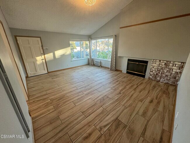 Foto del edificio - 2047 Belmar Ct N