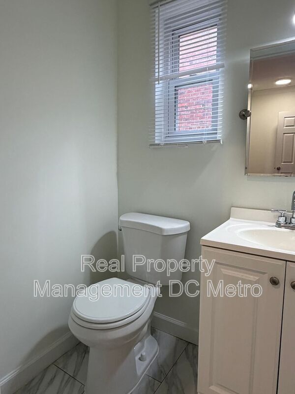 Foto del edificio - 405 Valley Ave SE