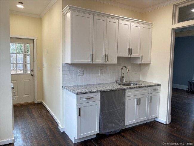 Building Photo - 71 Fountain St