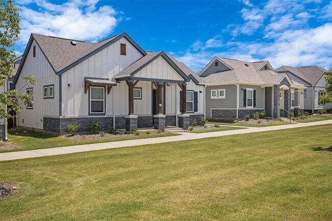 Foto del edificio - 5552 Lockhart Ln