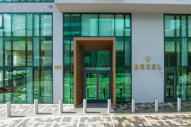 Entrance - Bezel Miami Worldcenter
