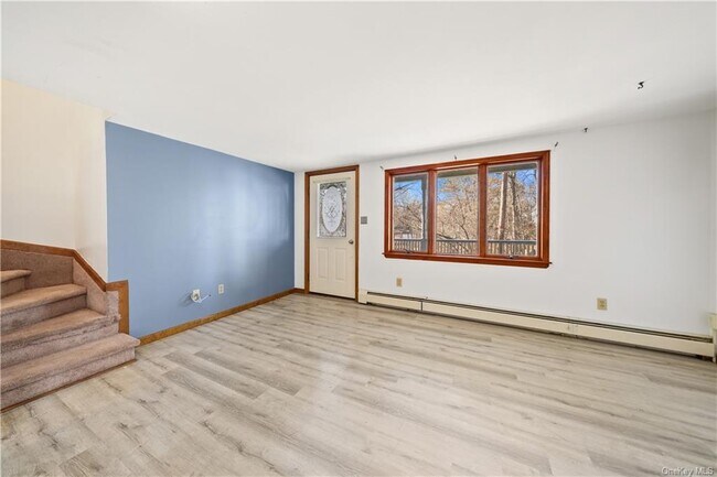 Building Photo - 14 Rutan Ln