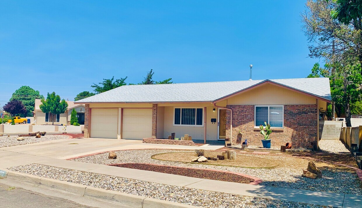Foto principal - 11701 Holiday Ave NE