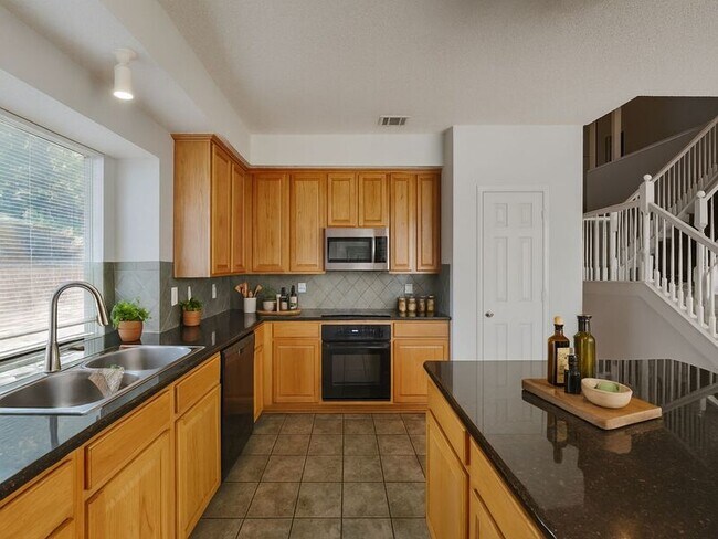 Foto del edificio - 736 Mulberry Ln