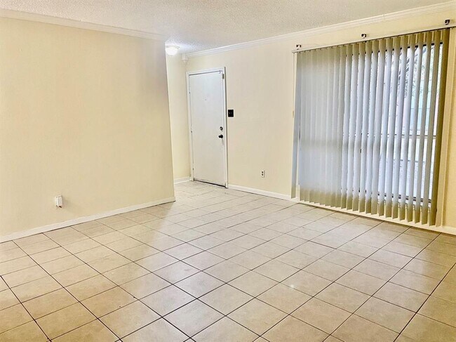 Building Photo - 9279 Westwood Village Dr