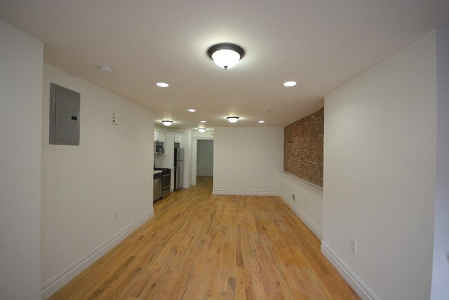 Foto del edificio - 696 Lexington Ave