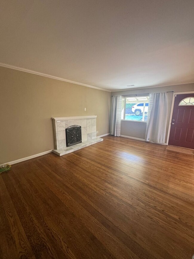 Building Photo - Spacious 3BR/2BA home in South San Francisco