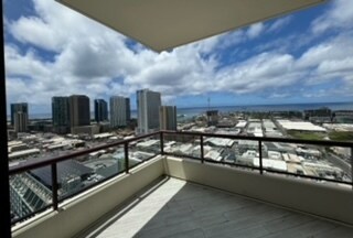 lanai con vista al océano - 725 Kapiolani Blvd
