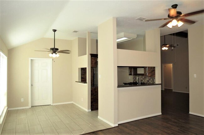 Foto del edificio - 1018 Western Springs Dr